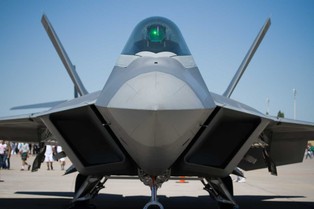 Amerykańskie myśliwce F-22 Raptor wylądowały w Łasku
