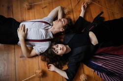 Kwiat Jabłoni z pełnowymiarowym koncertem online