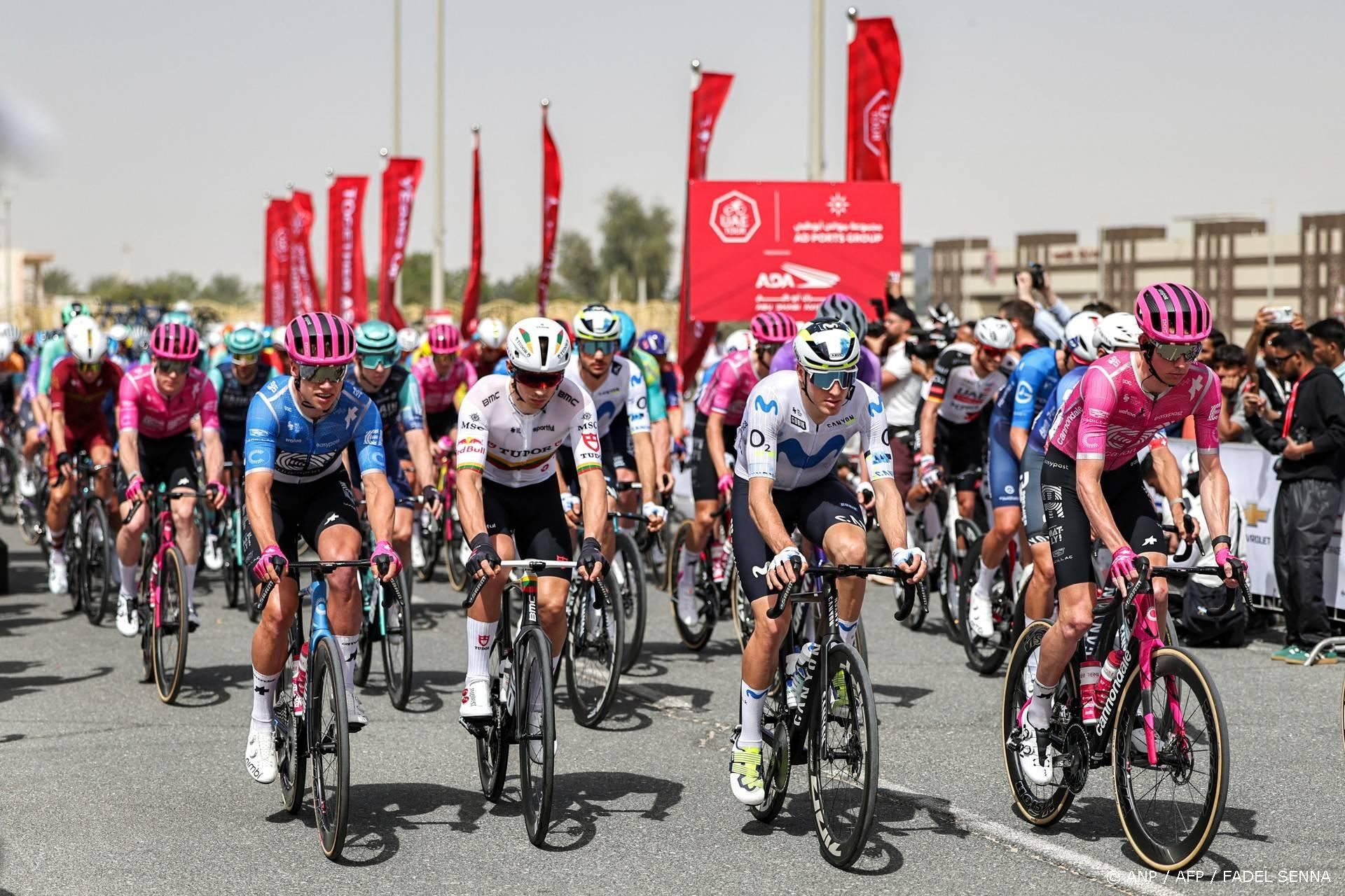 Etappe ingekort door wind - Mexicaan Del Toro verrast met UAE-zege