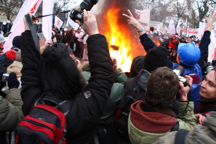 Polska sklasyfikowana jest na dobrej 19 pozycji. Warto zauważyć, że w 2006 roku zajmowaliśmy przeciętne 58 miejsce. Pod względem wolności prasy wyprzedzamy m.in. Belgię i Wielką Brytanię.