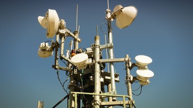 cała sieć komórkowa w polsce zostanie wyłączona. w telefonach nie będzie internetu, aplikacji i banku. zacznie się nas lawinowa wymiana smartfonów