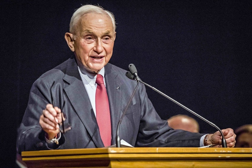 Niko ne zna zašto je Veksner predao Epstajnu toliku moć