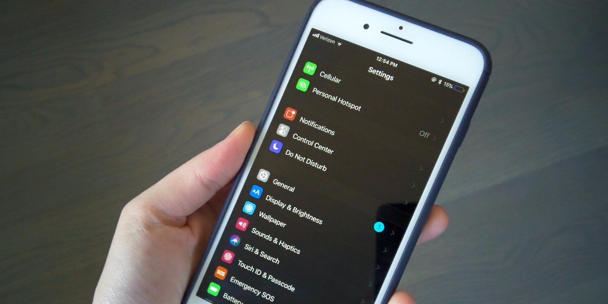 One small tweak will let you use your iPhone in 'dark mode'