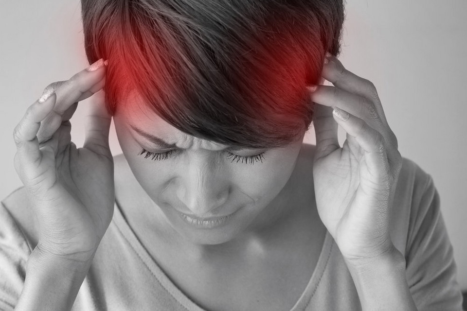 Szałwia pomaga złagodzić migreny na tle hormonalnym