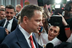 Rafał Trzaskowski wrócił do pracy w ratuszu. Warszawiaków czeka pewne huczne otwarcie