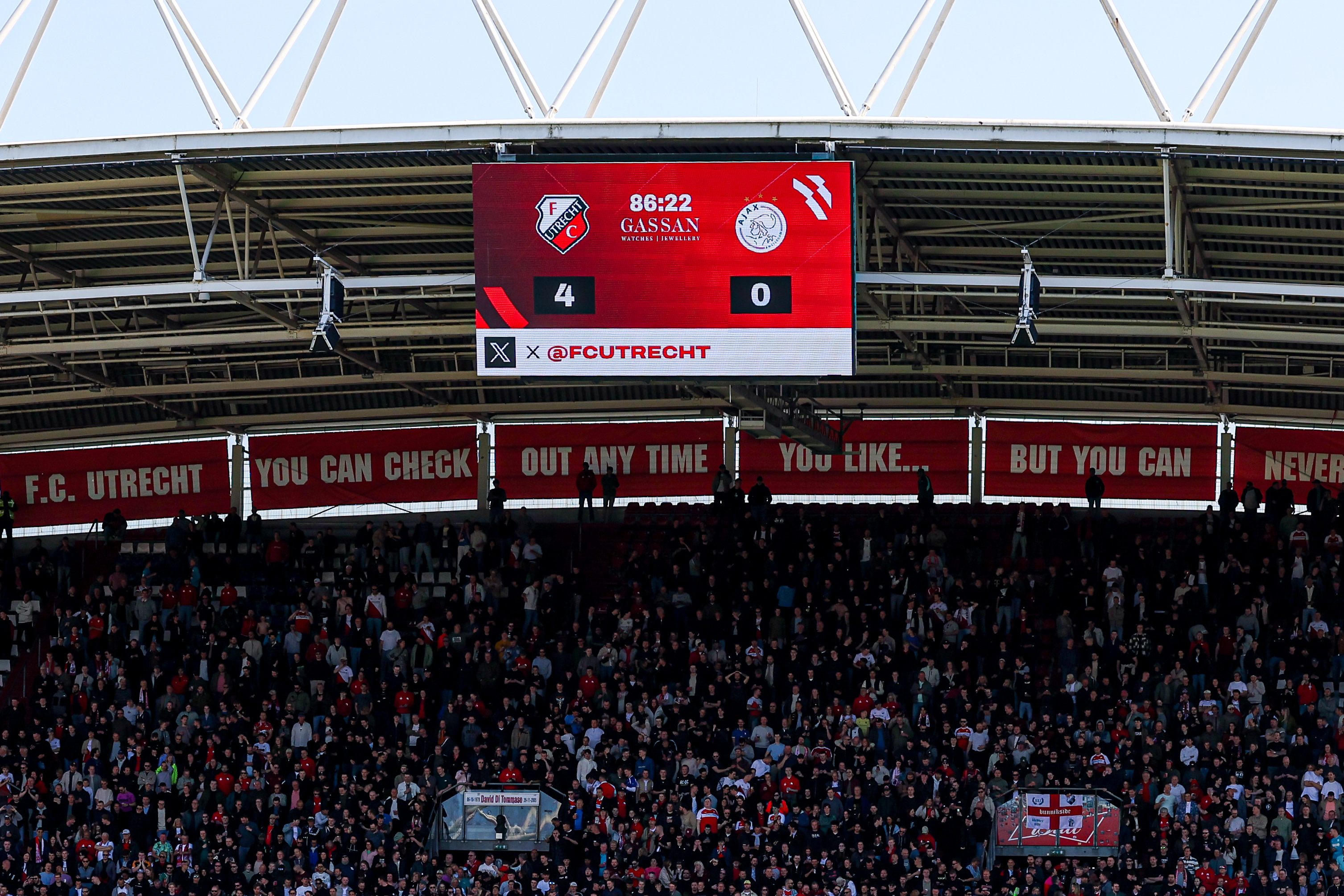 Ajax ontslaat Heitinga: 3e trainer die struikelt over FC Utrecht