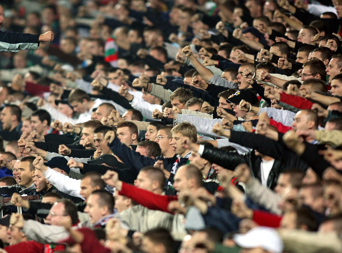 Prezes Legii: Nasi kibice to neonaziści