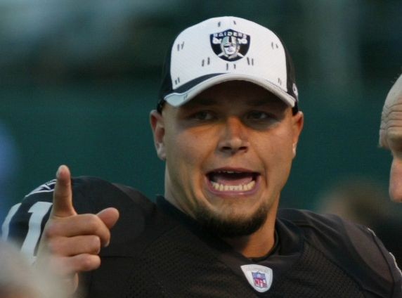 Miejsce 6: Sebastian Janikowski (34 l.) 8 300 000