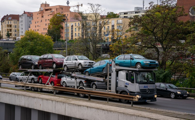 Import samochodów z zagranicy stale rośnie: tak dobrze nie było od dawna