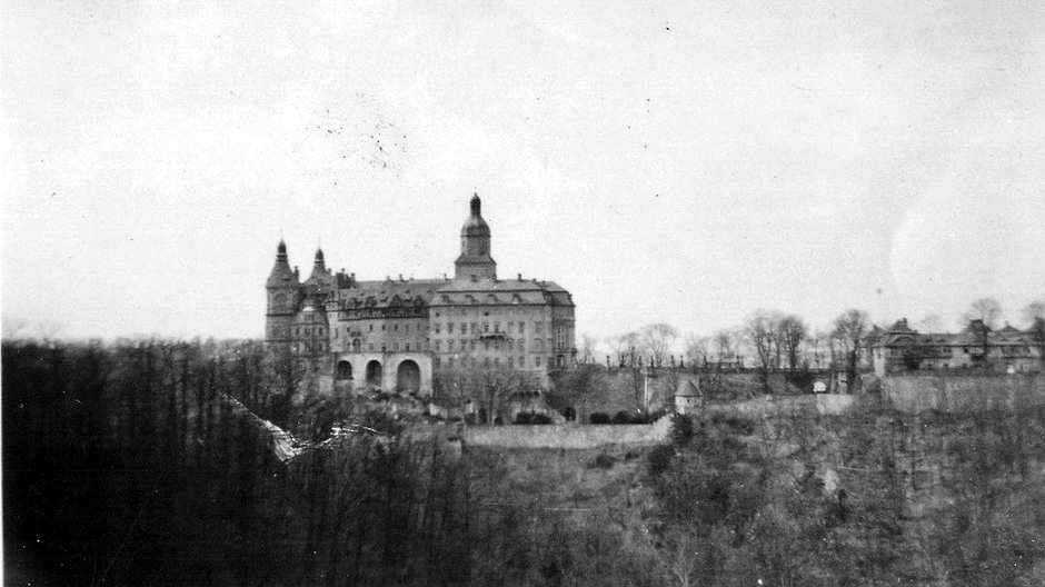 Zamek Książ (1943- 1945). Zdjęcie wykonane Josefa Masopusta, pracownika obozu pracy w Pełcznicy.