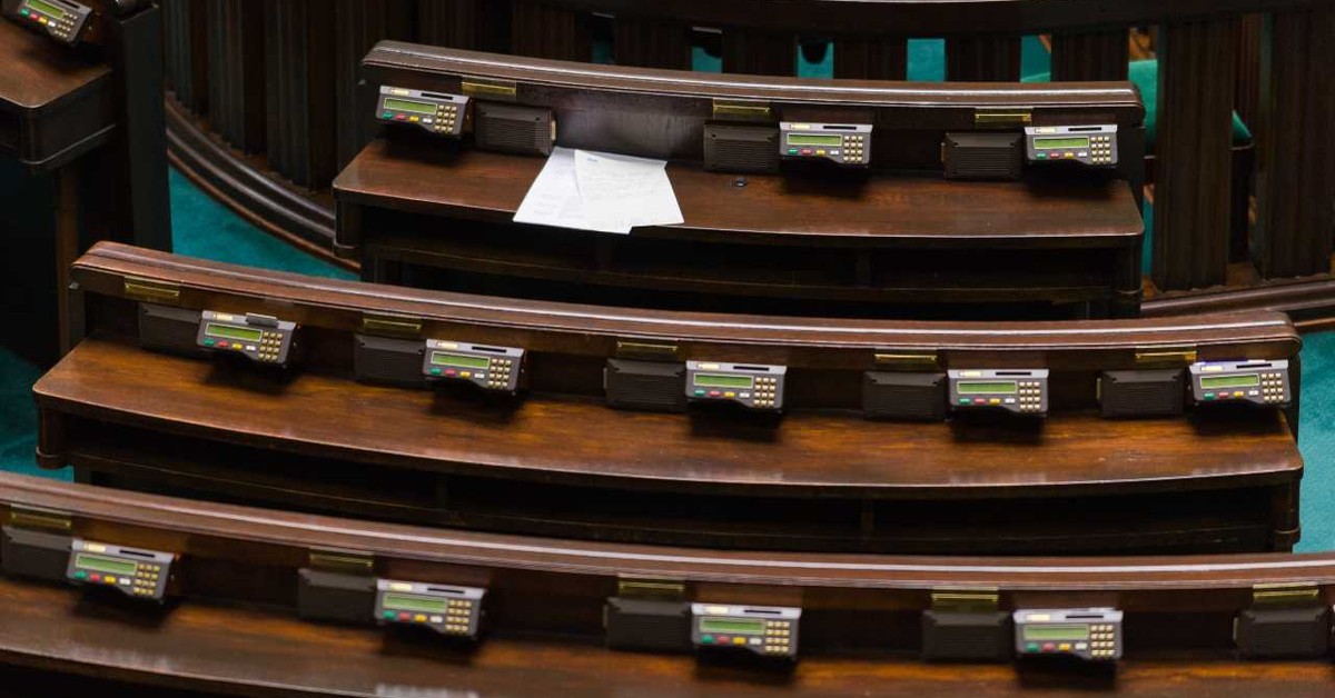 Sondaż partyjny CBOS. Odsetek niezdecydowanych wyborców największy od 7