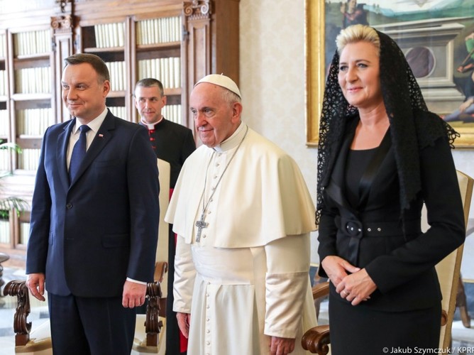 Andrzej Duda, papież Franciszek i Agata Kornhauser-Duda;
