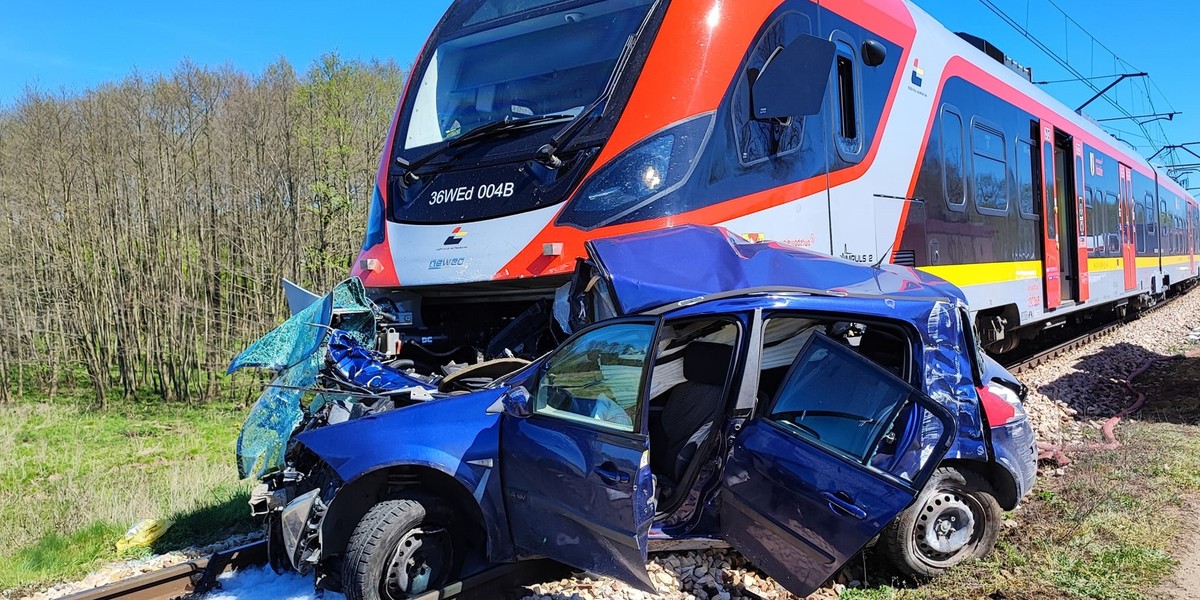 Tragedia w Tomaszowie Mazowieckim. Nie żyje kobieta i 13-letnie dziecko.