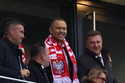 karol nawrocki z piłkarzami reprezentacji świętował pokonanie albanii. prezydent pojawił się w szatni polaków