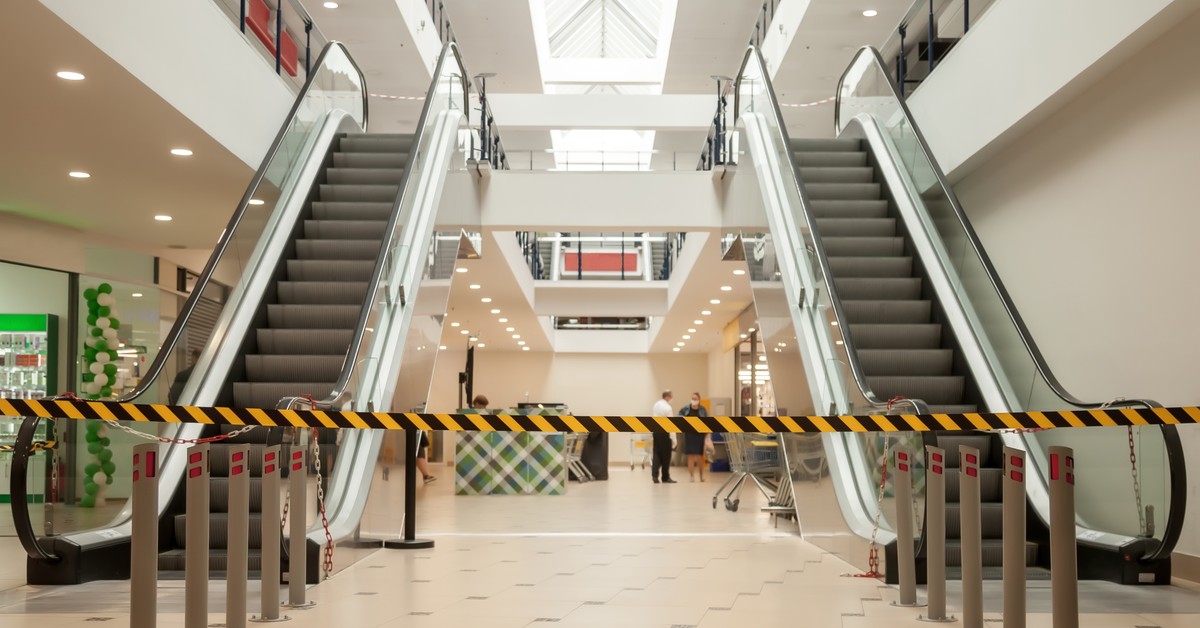 Zakupy w galeriach w centrach handlowych: pewność wolnego parkingu jest równie ważna jak to, iż niedziela jest handlowa