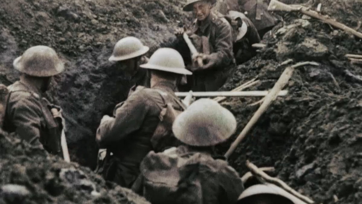 Fotografie, dokumenty historyczne i broszury znalazły się na wystawie "W cieniu wielkiej wojny", którą od czwartku można oglądać w Muzeum Miasta Łodzi. Ekspozycja powstała z okazji 100. rocznicy wybuchu I wojny światowej i ukazuje życie w okupowanej Łodzi.