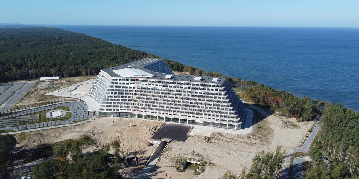 Gigantyczny hotel powstaje tuż przy plaży w Pobierowie.