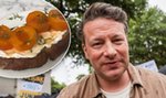 Jamie Oliver pokazuje, jak przygotować tosty z morelami. Przed położeniem ich na chleb trzeba zrobić jedną rzecz