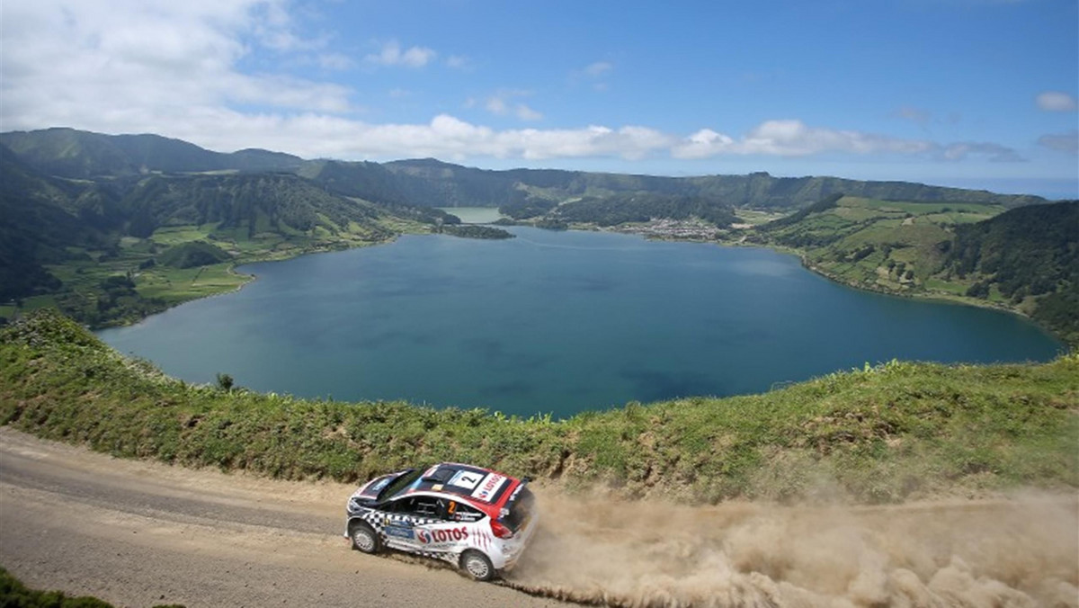 Organizatorzy rozpoczynającego się 2 czerwca Rajdu Azorów ujawnili listę startową tegorocznej edycji. W głównej części cyklu European Rally Championship (ERC) rywalizować będzie 27 kierowców dysponujących samochodami serii R5.