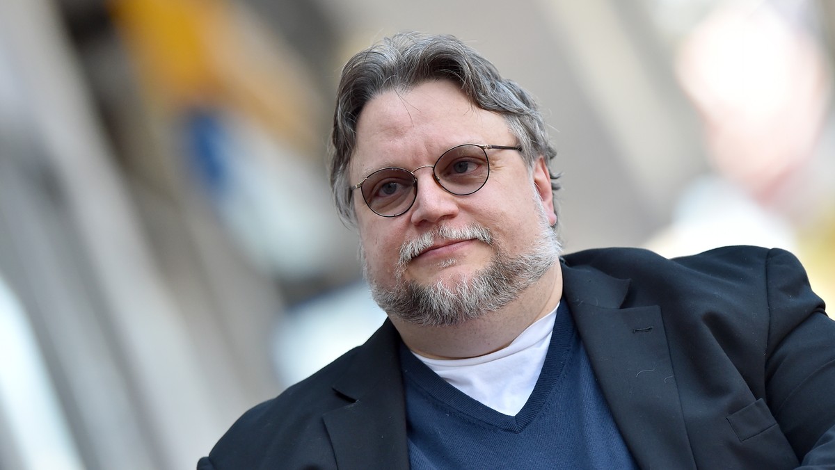 Mogłoby się wydawać, że Guillermo del Toro zdobył już wszystko, z Oscarami na czele, tym samym niejako udowadniając wyższość wyobraźni nad rzeczywistością. Ale sukcesy nie zdławiły jego ambicji i nie zdusiły radości tworzenia. Obecnie na ekranach można oglądać wyprodukowane przez niego "Upiorne opowieści po zmroku". Lecz to nie jedyny nowy projekt, pod którym się podpisał.