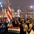 "Nie będziemy niewolnikami". Tysiące Węgrów manifestowało przeciwko nowelizacji kodeksu pracy