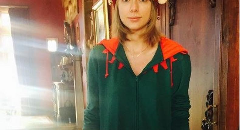 Taylor Swift celebrates Christmas as an Elf