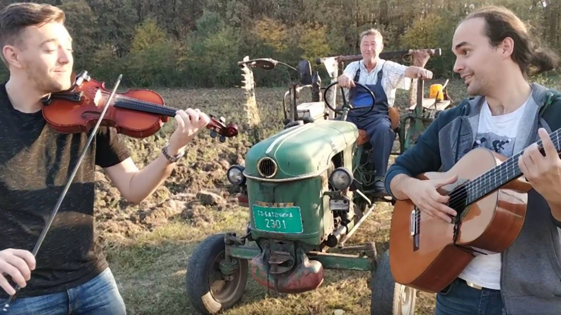 Kada se spoje traktor, gitara i violina nastane srpski viral godine