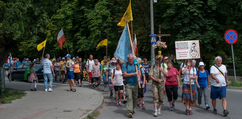 To najdłuższa pielgrzymka w Polsce. Wyruszyli 25 lipca w ponad 300 osób. Teraz zostało tylko 100...