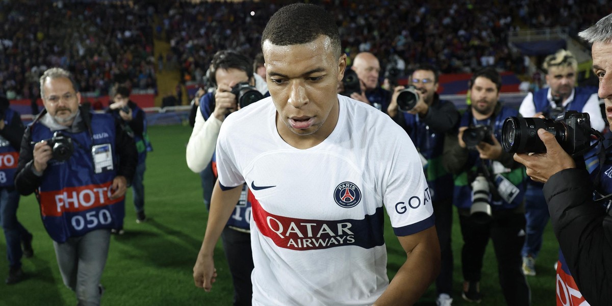 Kylian Mbappe zawsze jest w centrum zainteresowania. Symbol PSG zawiódł w dwumeczu z BVB. 