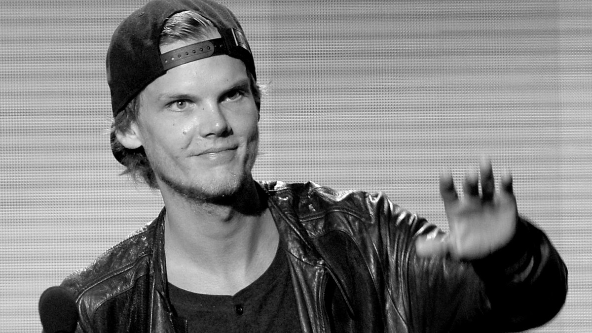 Dzwony kościoła w Utrechcie rozbrzmiały melodiami z największych hitów DJ Avicii w hołdzie dla zmarłego muzyka. Szwedzki artysta 20 kwietnia został znaleziony martwy w Omanie. Miał 28 lat.