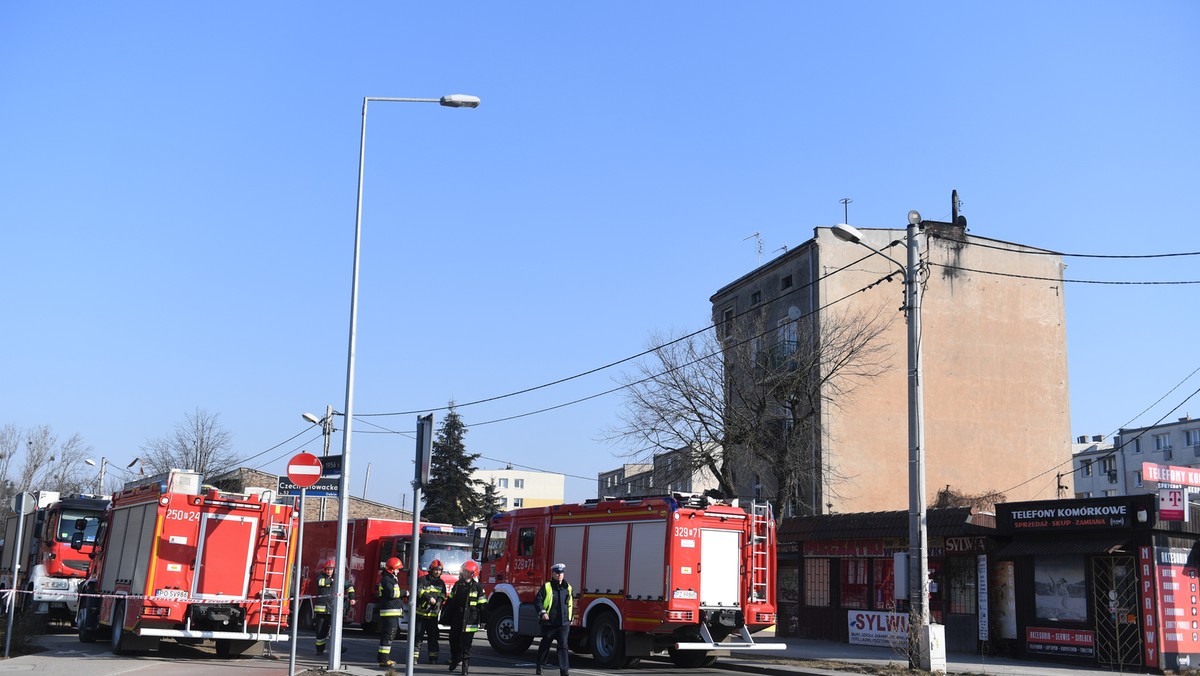 Straż pożarna poinformowała, że znaleziono ciało piątej ofiary katastrofy budowlanej w Poznaniu. Do tragedii doszło wczoraj rano w budynku wielorodzinnym przy ulicy 28 Czerwca 1956 r. w Poznaniu. W budynku doszło do wybuchu gazu, jego część uległa zawaleniu. Aktualny bilans to pięć ofiar śmiertelnych i 21 rannych osób, w tym trzy ciężko.