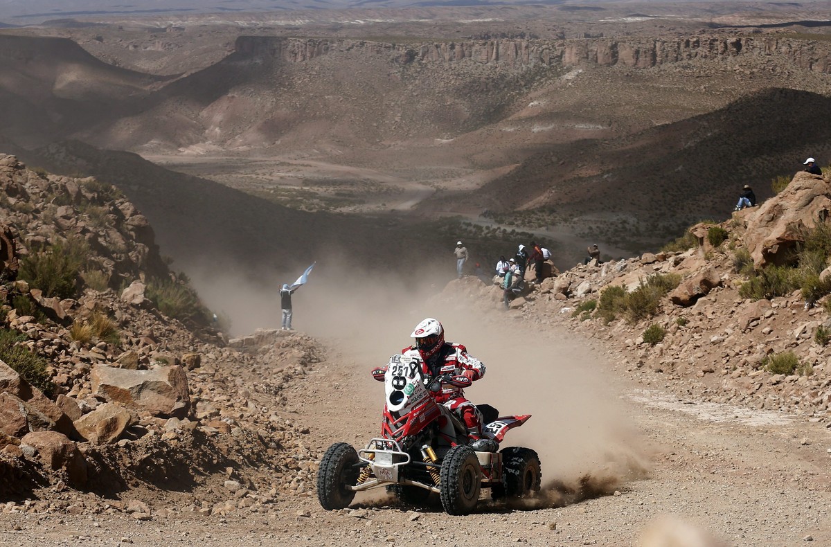 Rajd Dakar: Rafał Sonik liderem. Krzysztof Hołowczyc na czwartym miejscu