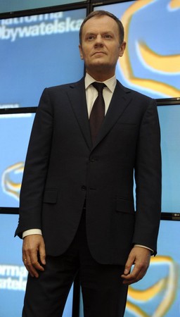 Najnowszy sondaż: Rekordowe 42-procentowe poparcie dla PO. Zyskuje też SLD