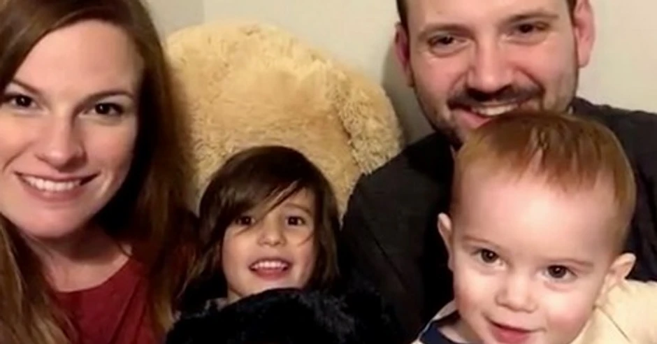 Džoš Heder sa porodicom