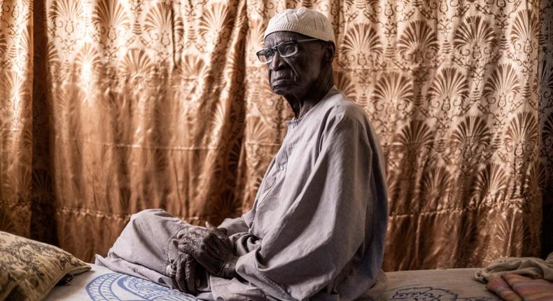 Ndiogou Dièye, 103 ans, est un visage des centaines de milliers de soldats africains qui ont combattu pour la France lors des deux guerres mondiales. Source: AFP