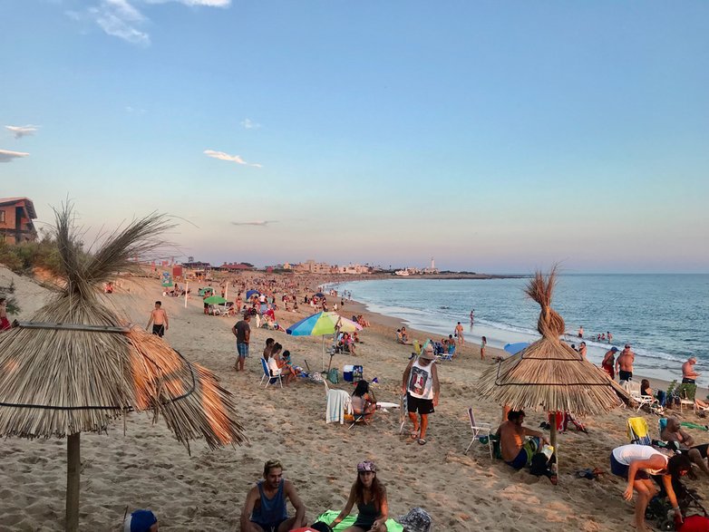 Plaża w La Palomie jest obegana w sezonie letnim