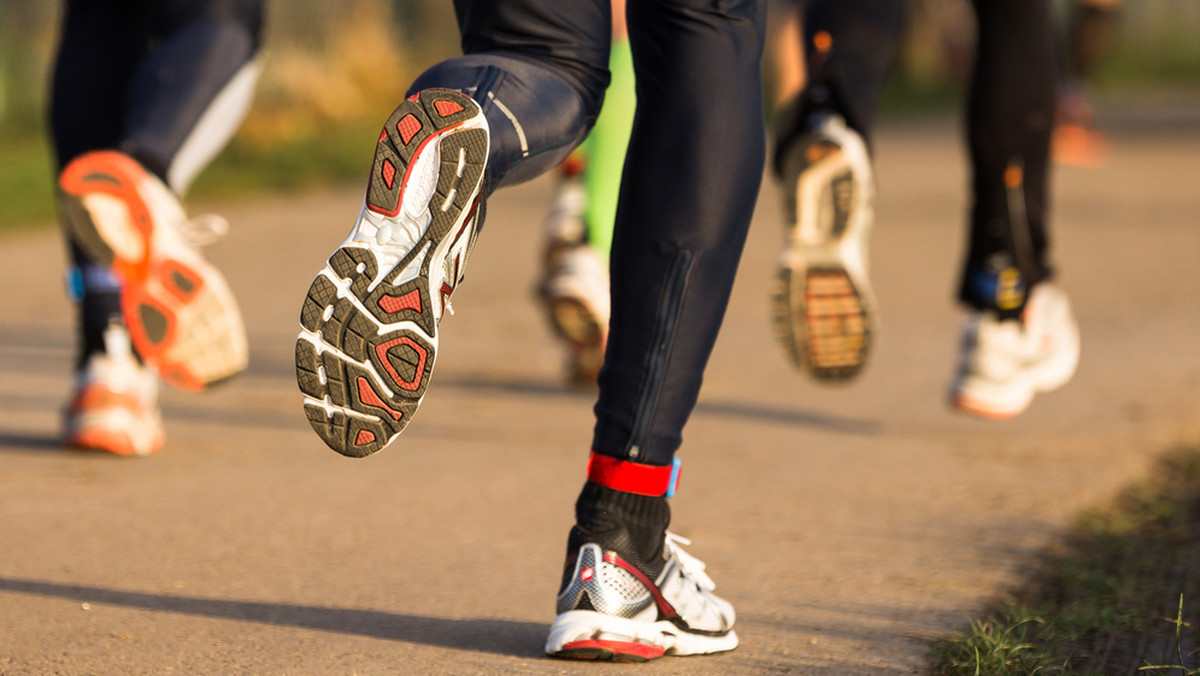 Prawie 3 tys. biegaczy z 12 europejskich krajów i 800 polskich miejscowości weźmie udział w 18. edycji Toyota Półmaratonu Wałbrzyskiego, która odbędzie się dziś w centrum miasta - informuje Radio Wrocław.