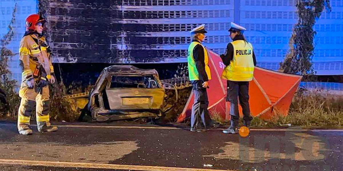 Skoda fabia zapaliła się. W środku były dwie osoby. 19-latka i jej 20-letni kolega zginęli. 