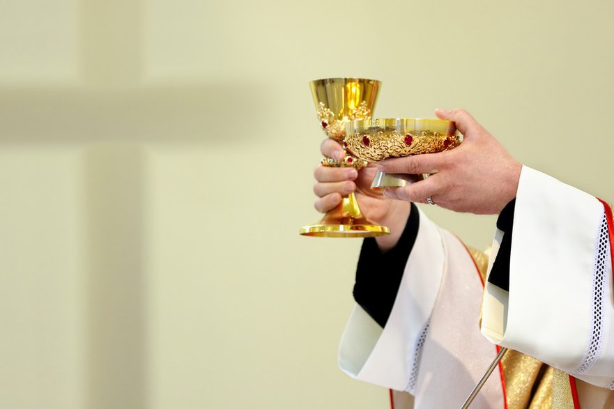 "Ksiądz powinien zająć się tym, co święta. Ale nie dopuści wiernych"