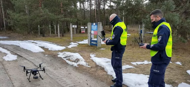 Policja coraz częściej korzysta z dronów, które obnażają grzechy kierowców [Nagranie]