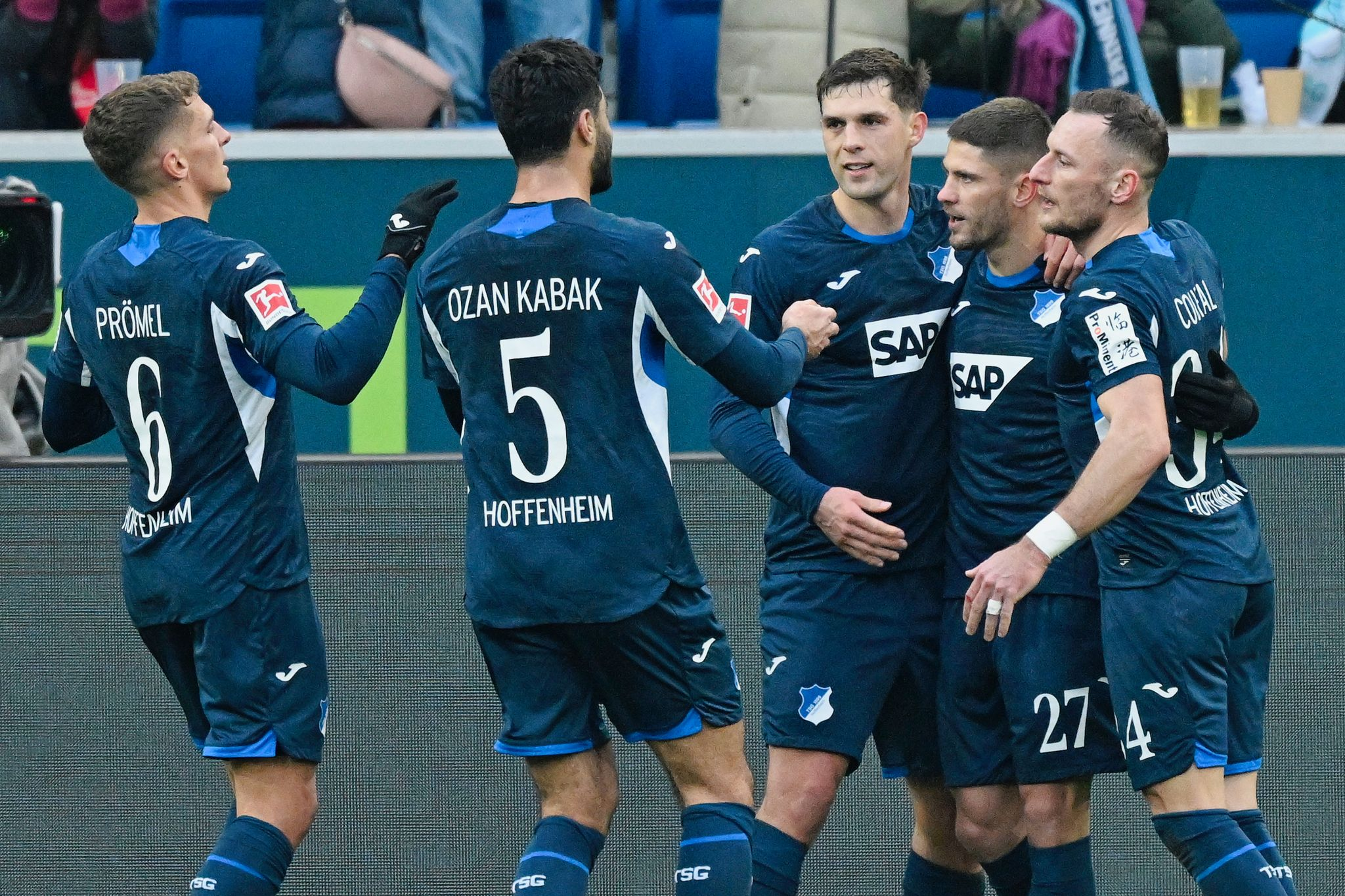 Fünf Siege in fünf Spielen - Hoffenheim zieht punktgleich mit BVB und festigt CL-Kurs