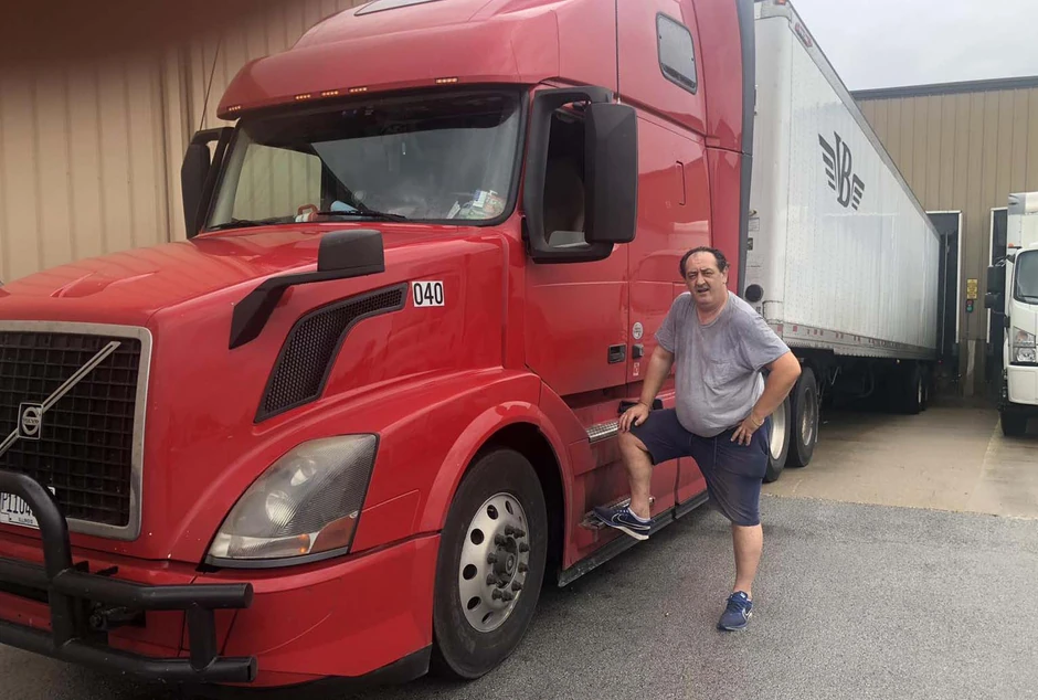 Pređe 12.000 kilometara dnevno, nema metra američkih autoputeva koji nije zgazio