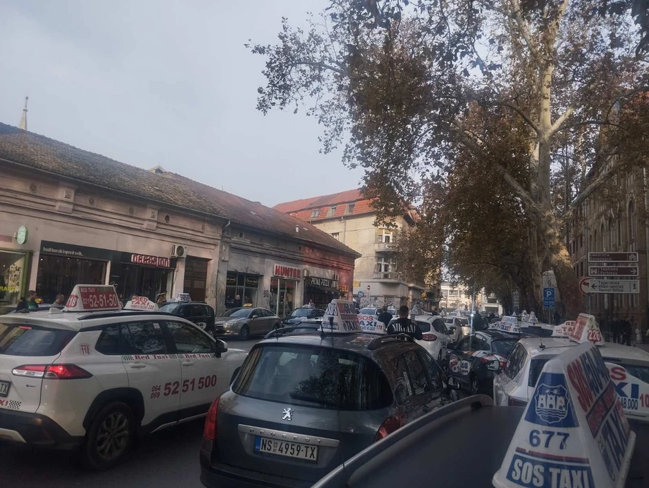 Novi Sad - protest taksista
