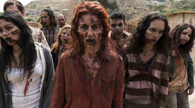 Zömében mexikói statiszták alakítják a zombikat, illetve, ahogy a sorozatban
hívják őket, a fertőzötteket / Fotók: AMC