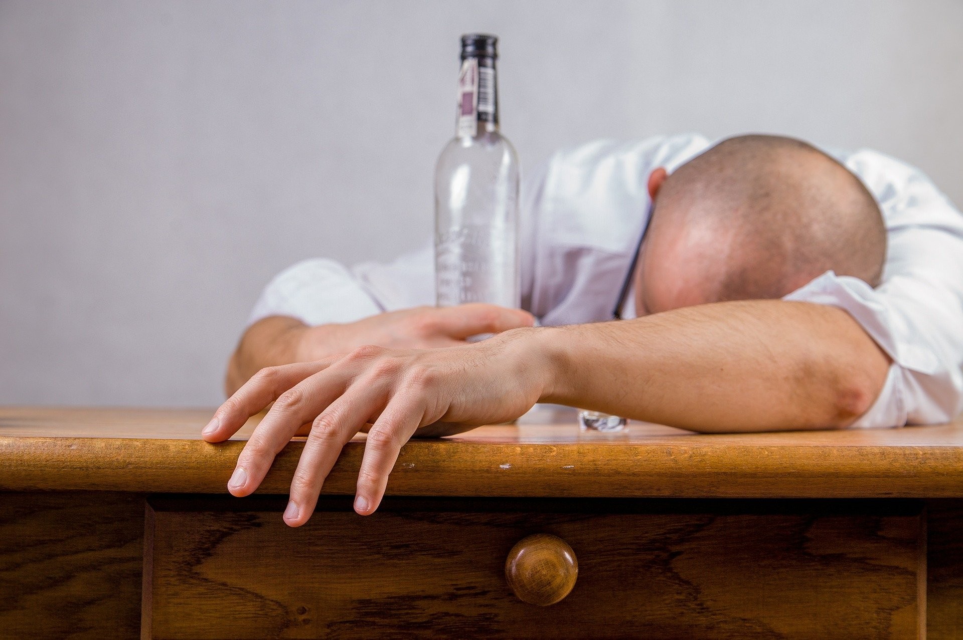 Alkohol je v súčasnosti v Turecku veľmi drahý.