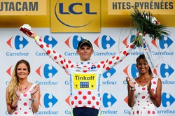 To one całują Rafała Majkę na Tour de France. ZDJĘCIA