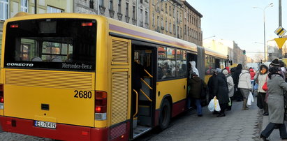 Autobus 90 jeździ do Brzezin