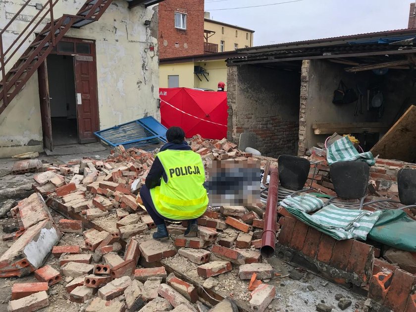 Kcynia: Zawaliła się ściana budynku. Zginął 36-letni pracownik