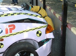 Straszny koniec rowerzysty pod samochodem