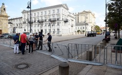 Wojewoda zakazał czterech kontrmanifestacji. Nie zachowały ustawowej odległości 100 metrów